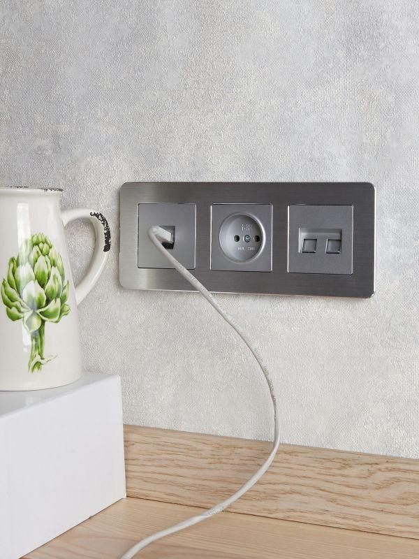  Розетка компьютерная СП RJ45 кат.6 BRITE РК11-БрА механизм алюм. IEK BR-K10-2-K47 фото в каталоге от BTSprom.by