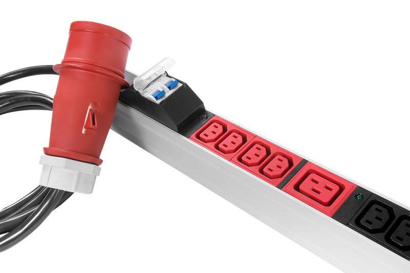 блок розеток вертикальный 3ф rem-3х32 32а 6 авт. инд. 24 c13 6 c19 1420мм вх. iec 309 шнур 3м r-3х32-24c13-6c19-a-i-1420-3-3pn rem 1891598 от BTSprom.by