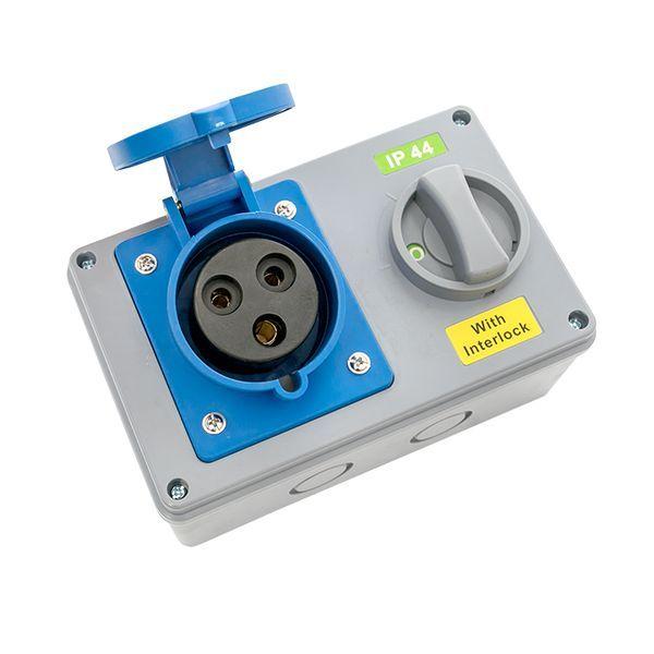  Розетка 1423 2Р+РЕ 32А 220В IP44 с блокировкой и выкл. EKF ps-1423-32-220 фото в каталоге от BTSprom.by