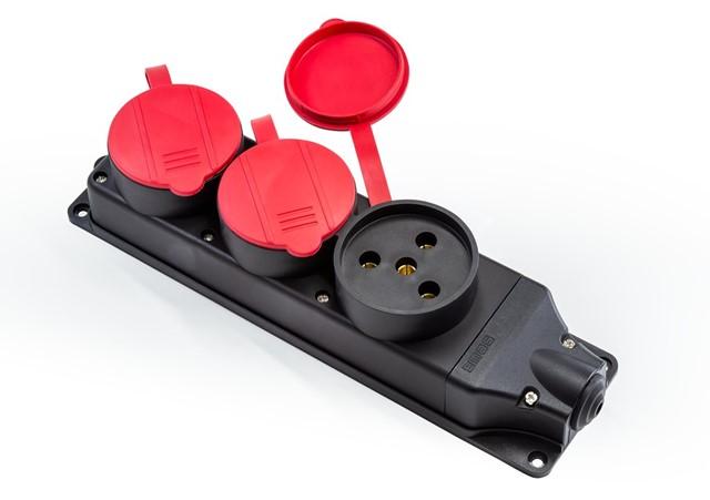 розетка в резиновом корпусе трехместная 3х(3х25а) emas eks325pg30 от BTSprom.by