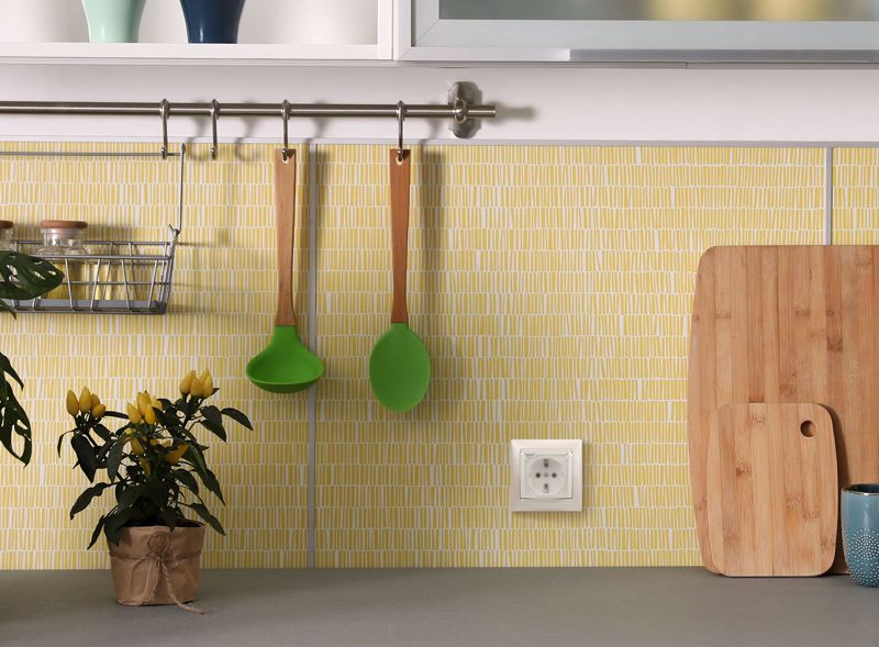  Розетка 1-м СП Valena 16А IP44 2P+E с заземл. защ. шторки с крышкой немецк. стандарт механизм бел. IEK 774220 фото в каталоге от BTSprom.by