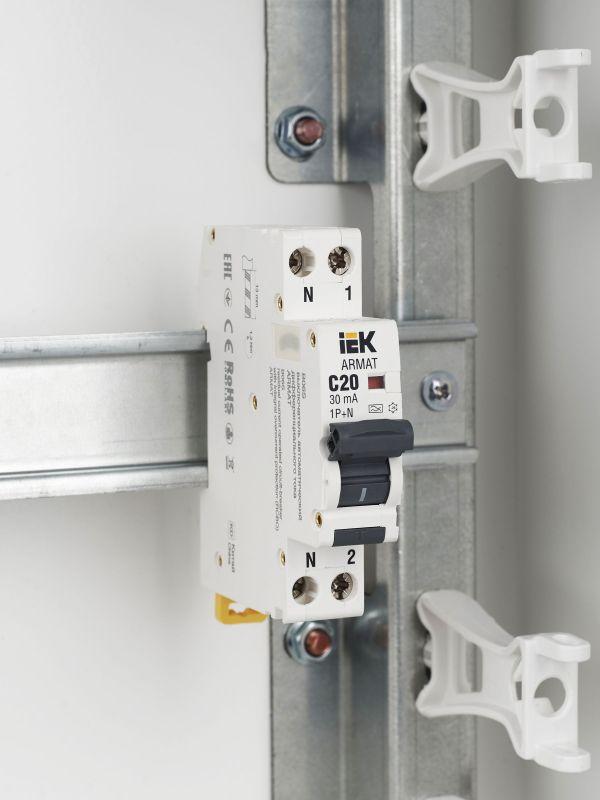  Выключатель автоматический дифференциального тока 2п (1P+N) C 20А 30мА тип A АВДТ B06S 18мм ARMAT IEK AR-B06S-1N-C20A030 фото в каталоге от BTSprom.by