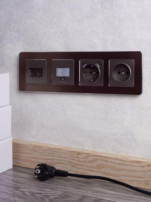  Рамка 4-м BRITE РУ-4-1-Бр метал. коричн. RE AL IEK BR-M42-M-21-K30 фото в каталоге от BTSprom.by