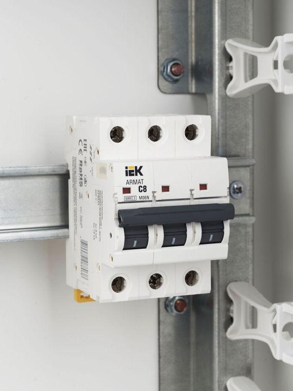  Выключатель автоматический модульный 3п C 8А M06N ARMAT IEK AR-M06N-3-C008 фото в каталоге от BTSprom.by