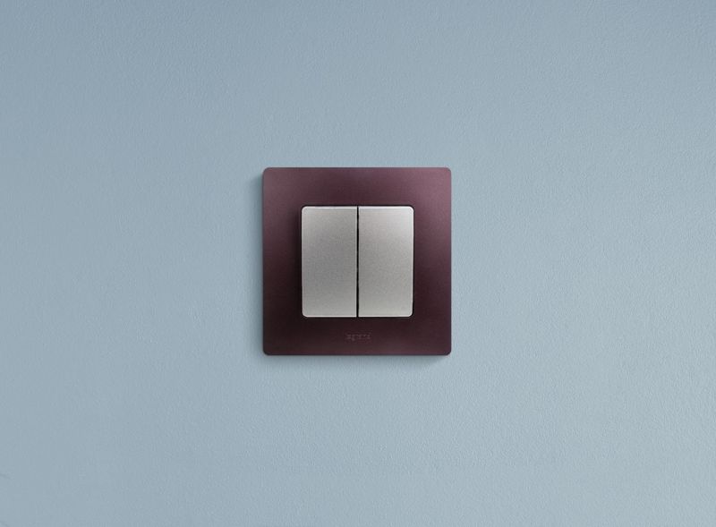  Выключатель 2-кл. СП Etika 10А IP20 250В 10AX авт. зажимы механизм алюм. IEK 672402 фото в каталоге от BTSprom.by