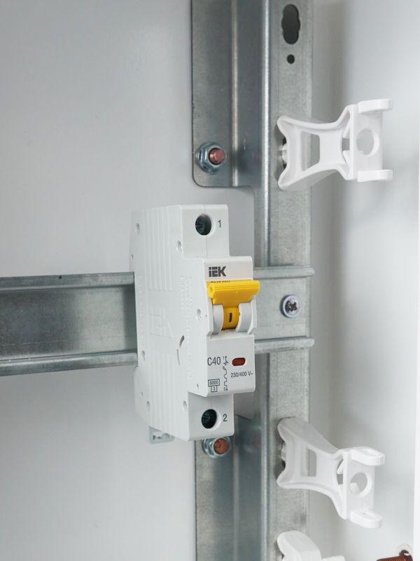  Выключатель автоматический модульный 1п C 40А 6кА ВА47-60M KARAT IEK MVA31-1-040-C фото в каталоге от BTSprom.by