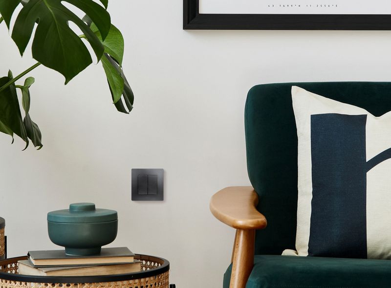  Выключатель 2-кл. СП Etika 10А IP20 250В 10AX авт. зажимы механизм антрацит IEK 672602 фото в каталоге от BTSprom.by