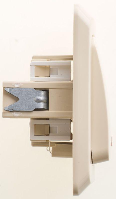  Выключатель кнопочный 1-кл. СП Этюд 10А IP20 с подсветкой с самовозвратом крем. SE KC10-002K фото в каталоге от BTSprom.by