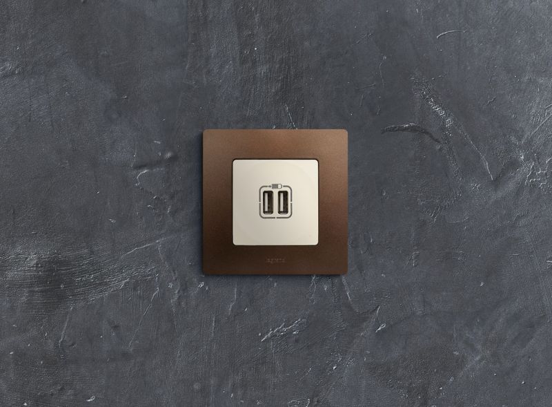  Розетка USB 2-м СП 2мод. Etika 240В/5В 2400мА механизм сл. кость IEK 672394 фото в каталоге от BTSprom.by