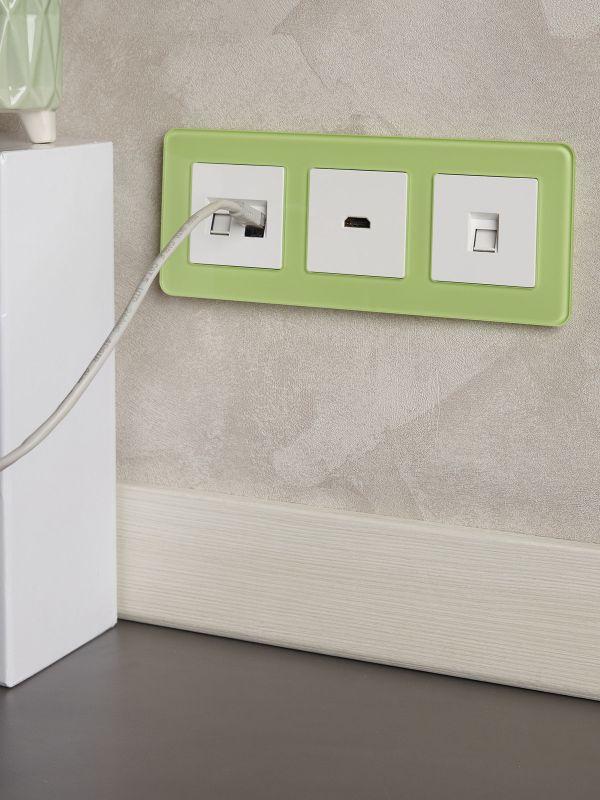  Рамка 3-м BRITE РУ-3-2-Бр стекло эко грин RE IEK BR-M32-G-41-K06 фото в каталоге от BTSprom.by