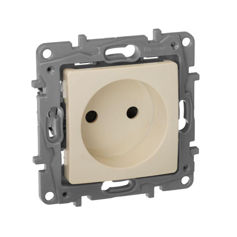 розетка 1-м сп etika 16а ip31 250в 2p без заземл. защ. шторки немецк. стандарт винтов. клеммы механизм сл. кость iek 672334 от BTSprom.by