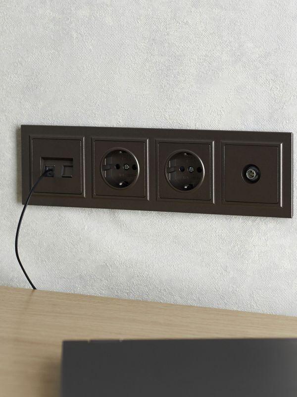  Рамка 4-м BRITE РУ-4-БрТБ бронза IEK BR-M42-K45 фото в каталоге от BTSprom.by