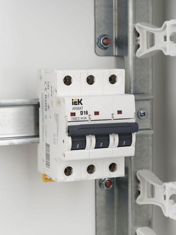  Выключатель автоматический модульный 3п D 16А M10N ARMAT IEK AR-M10N-3-D016 фото в каталоге от BTSprom.by