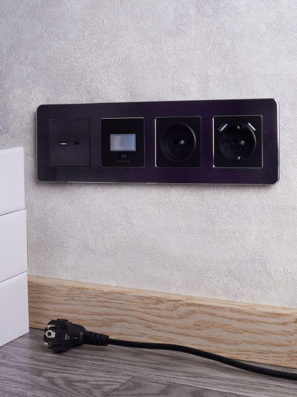  Рамка 4-м BRITE РУ-4-1-Бр метал. черн. RE AL IEK BR-M42-M-21-K02 фото в каталоге от BTSprom.by