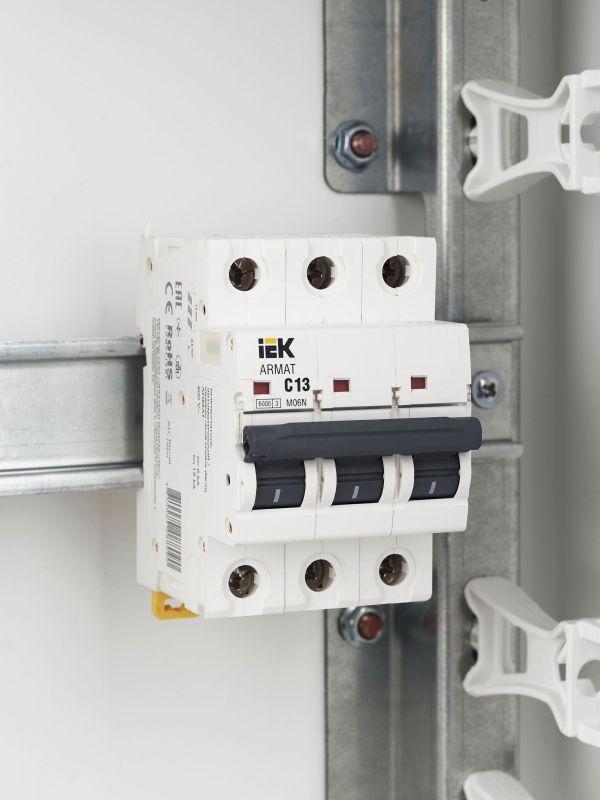  Выключатель автоматический модульный 3п C 13А M06N ARMAT IEK AR-M06N-3-C013 фото в каталоге от BTSprom.by