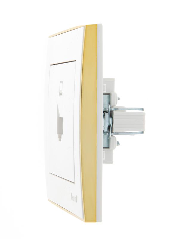  Розетка компьютерная 1-м СП Rain RJ45 с зол. боковой вставкой бел. LEZARD 703-0226-139 фото в каталоге от BTSprom.by