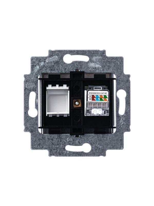  Розетка компьютерная Levit RJ45 кат.5E с заглушкой серебр. ABB 2CHH295117A6070 фото в каталоге от BTSprom.by