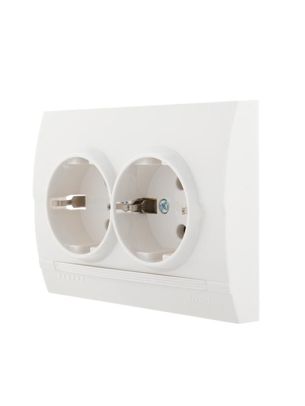  Розетка 2-м СП Deriy 16А IP20 с заземл. керамика бел./бел. LEZARD 702-0202-127 фото в каталоге от BTSprom.by