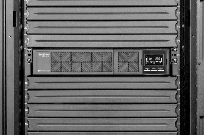  Источник бесперебойного питания Smart-Save Online SRV SE 3кВ.А RT 2U 230В 6 C13+1 С19 SmartSlot SE SRVSE3KRTI фото в каталоге от BTSprom.by