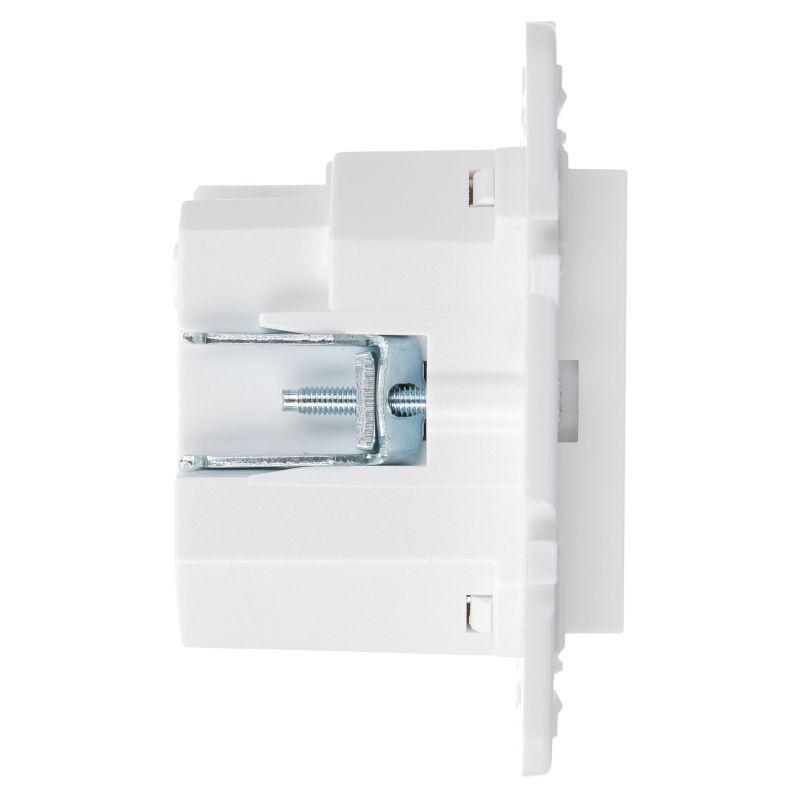  Розетка SKANDY 18Вт 16А с заземл. защ. шторки с USB C SK-R17W арктич. бел. IEK SK-R14-16-U14-018-K01 фото в каталоге от BTSprom.by