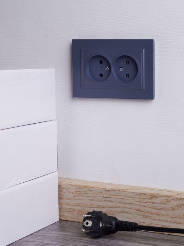  Розетка 2-м СП BRITE РСш12-2-БрМ 10А в сборе без заземл. защ. шторки маренго IEK BR-R23-10-K35-F фото в каталоге от BTSprom.by