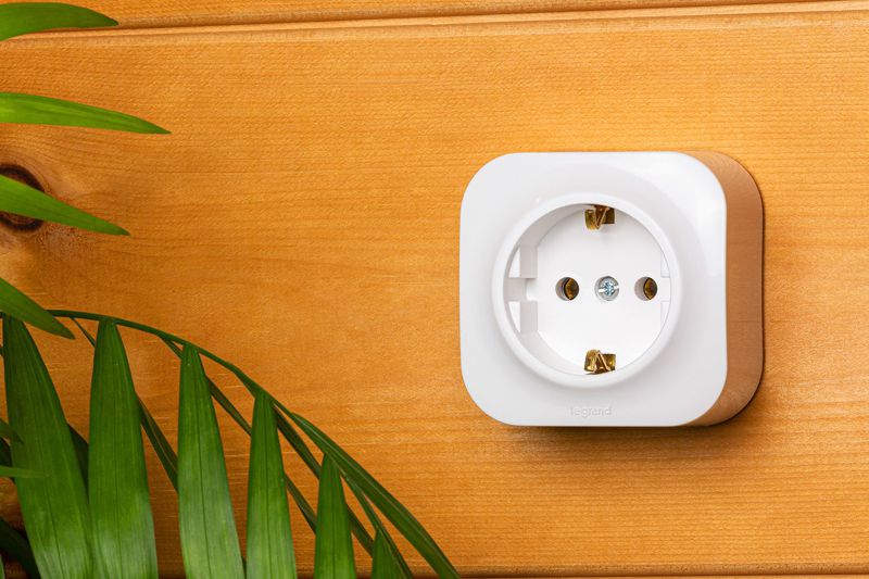  Розетка 1-м ОП Quteo 16А IP20 2P+E с заземл. без защ. шторок бел. IEK 782211 фото в каталоге от BTSprom.by