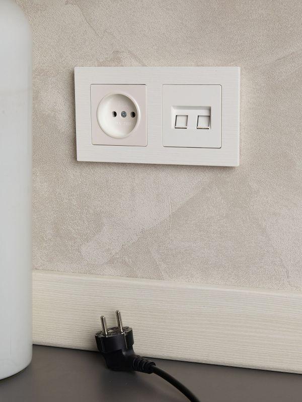  Рамка 2-м BRITE РУ-2-Бр бел. рифленый IEK BR-M22-51-K01 фото в каталоге от BTSprom.by