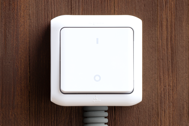  Выключатель 1-кл. 2п ОП Quteo 10А IP44 250В 10AX бел. Leg 782309 фото в каталоге от BTSprom.by