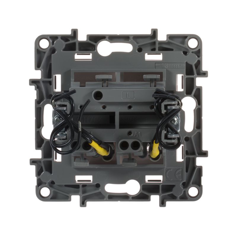  Выключатель 2-кл. СП Etika 10А IP20 250В 10AX с подсветкой/индикацией безвинтов. зажимы механизм бел. IEK 672204 фото в каталоге от BTSprom.by