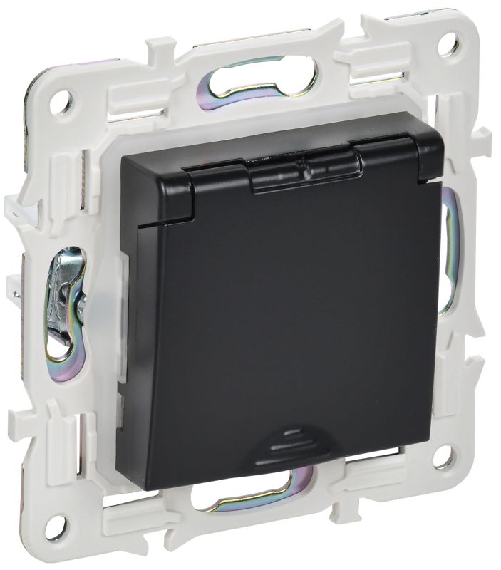 розетка 1-м skandy 16а ip44 с заземл. защ. шторки с крышкой sk-r11bl черн. iek sk-r16-16-44-k02 от BTSprom.by