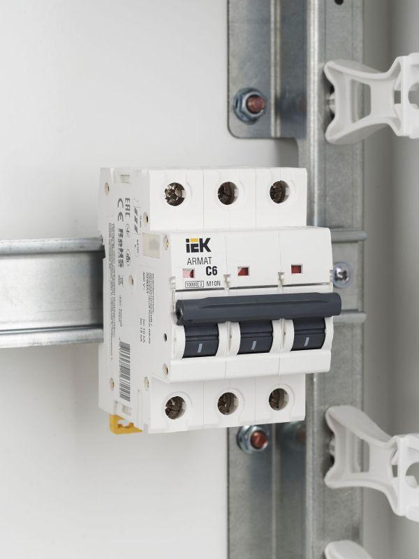  Выключатель автоматический модульный 3п C 6А M10N ARMAT IEK AR-M10N-3-C006 фото в каталоге от BTSprom.by