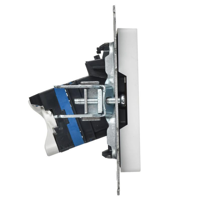  Розетка компьютерная СП BRITE РК10-БрАБ RJ45 кат.5E механизм арктич. бел. IEK BR-K10-1-K91 фото в каталоге от BTSprom.by