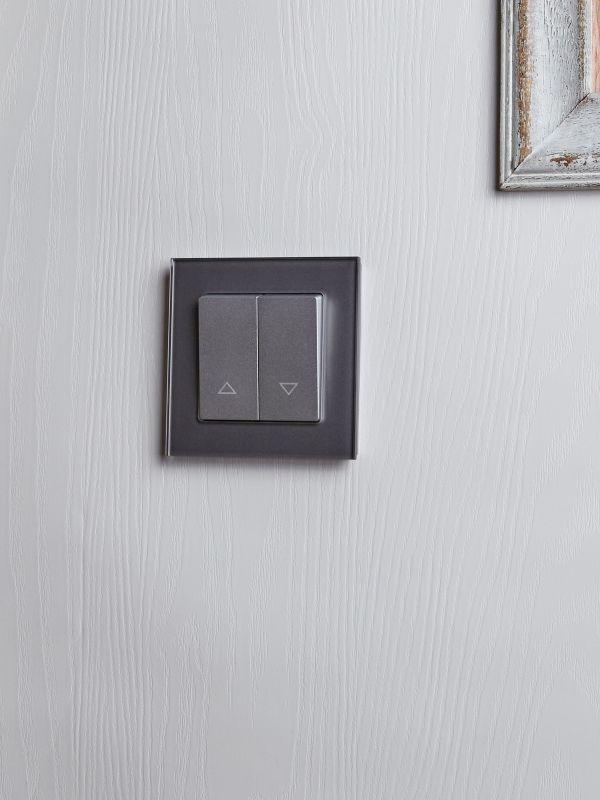  Выключатель жалюзи СП BRITE ВС10-1-5-БрА 10А механизм алюм. IEK BR-V15-0-10-K47 фото в каталоге от BTSprom.by