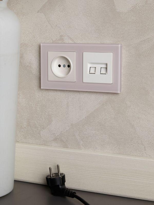  Рамка 2-м BRITE РУ-2-2-Бр стекло розовый матов. IEK BR-M22-G-31-K14 фото в каталоге от BTSprom.by