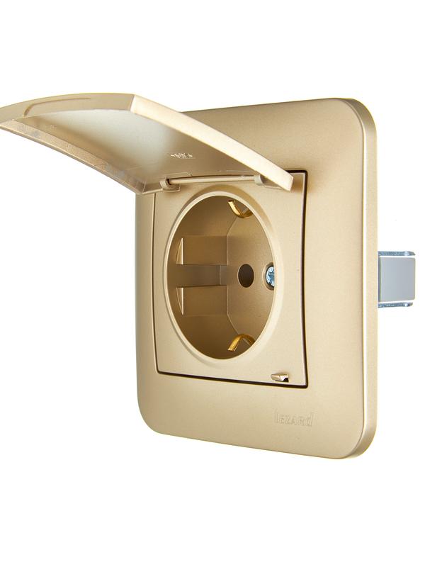  Розетка 1-м СП ASTI 16А IP20 с заземл. с крышкой термопласт в сборе золото. LEZARD 7081-3636-123В фото в каталоге от BTSprom.by