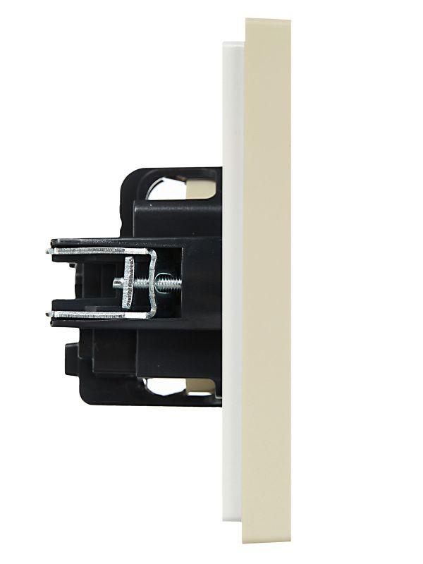  Розетка СП FORTE&PIANO FP415 16А с заземл. защ. шторки винт. крепл. ваниль IEK FP-R14-16-K10 фото в каталоге от BTSprom.by