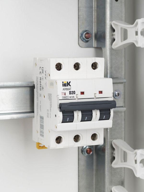  Выключатель автоматический модульный 3п D 20А M10N ARMAT IEK AR-M10N-3-D020 фото в каталоге от BTSprom.by