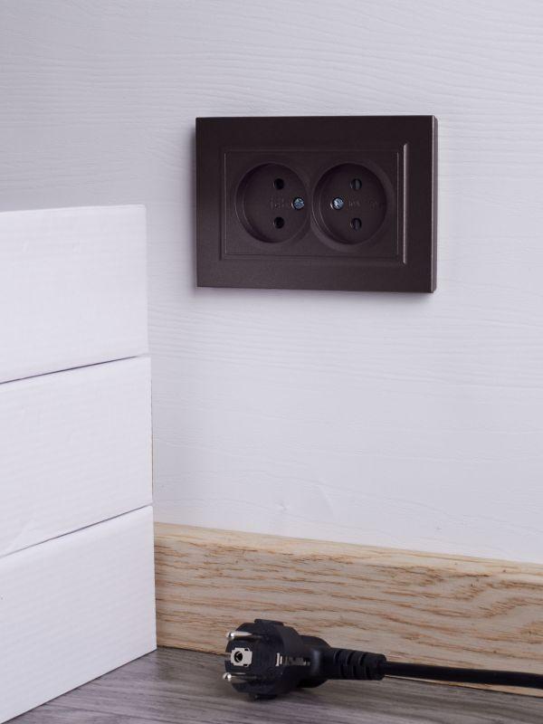  Розетка 2-м СП BRITE РСш12-2-БрТБ 10А в сборе без заземл. защ. шторки бр. IEK BR-R23-10-K45-F фото в каталоге от BTSprom.by