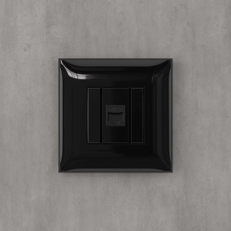  Розетка компьютерная 1-м СП Avanti "Черный квадрат" RJ45 кат.5E без шторок механизм DKC 4402663 фото в каталоге от BTSprom.by