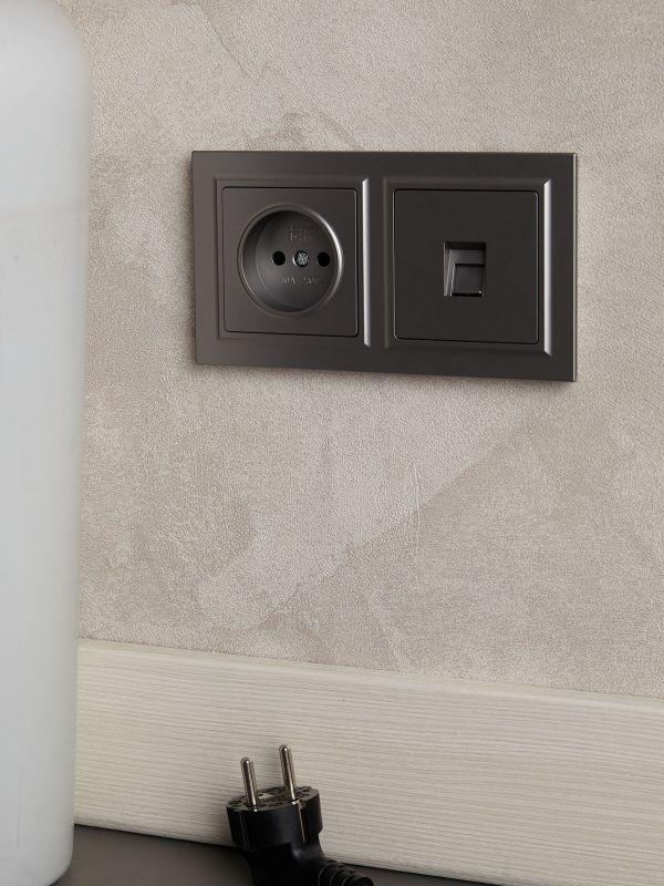  Розетка 1-м СП BRITE РС10-1-0-БрС 10А без заземл. без защ. шторок механизм сталь IEK BR-R10-10-K46 фото в каталоге от BTSprom.by