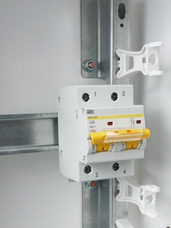  Выключатель автоматический модульный 2п C 40А 10кА ВА47-100 KARAT IEK MVA40-2-040-C фото в каталоге от BTSprom.by