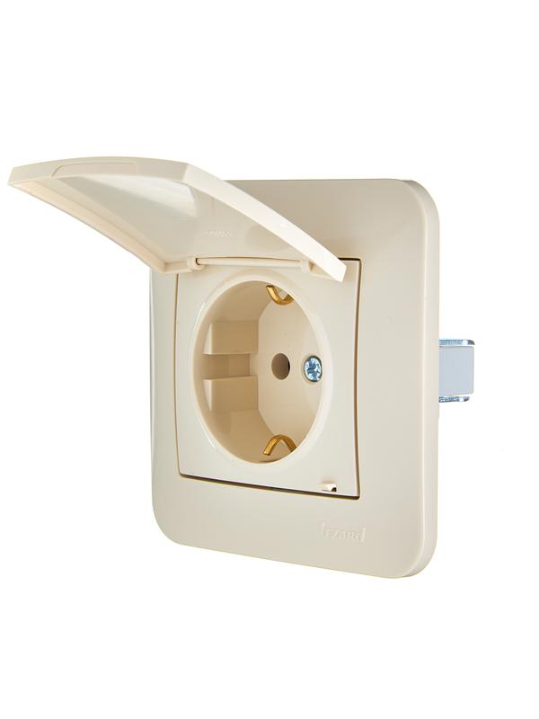  Розетка 1-м СП ASTI 16А IP20 с заземл. с крышкой термопласт в сборе крем. LEZARD 7081-0303-123В фото в каталоге от BTSprom.by
