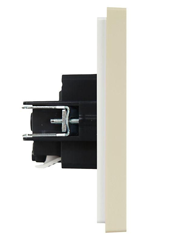  Розетка СП FORTE&PIANO FP413 16А с заземл. защ. шторки безвинт. крепл. ваниль IEK FP-R14-16-1-K10 фото в каталоге от BTSprom.by