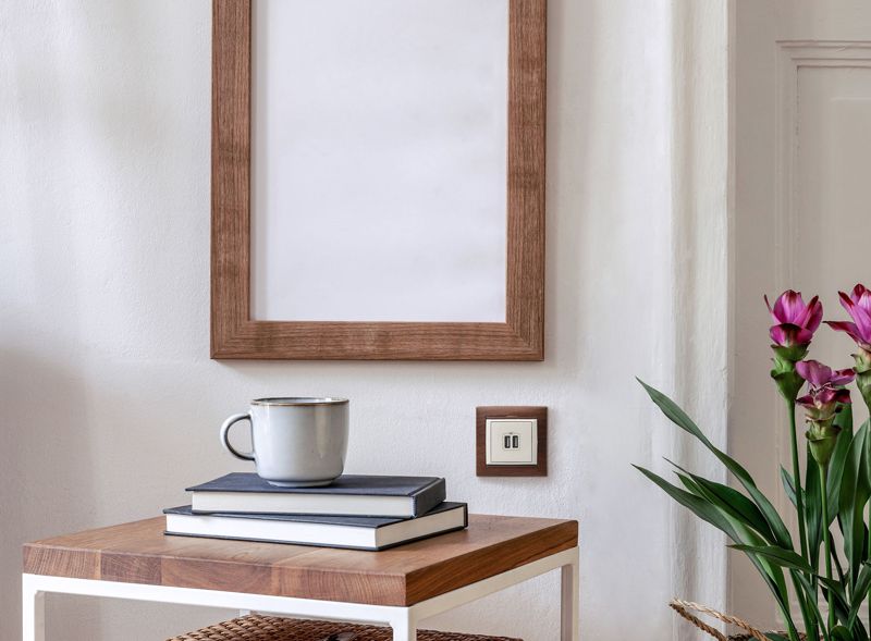  Розетка USB 2-м СП Valena сл. кость IEK 774170 фото в каталоге от BTSprom.by