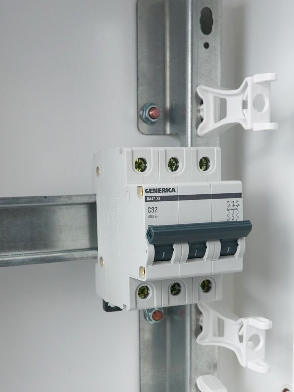  Выключатель автоматический модульный 3п C 32А 4.5кА ВА47-29 GENERICA MVA25-3-032-C фото в каталоге от BTSprom.by