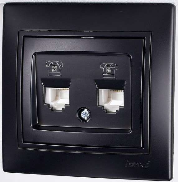  Розетка телефонная 2-м Mira RJ11 евро стандарт черн. бархат со вставкой LEZARD 701-4242-138 фото в каталоге от BTSprom.by