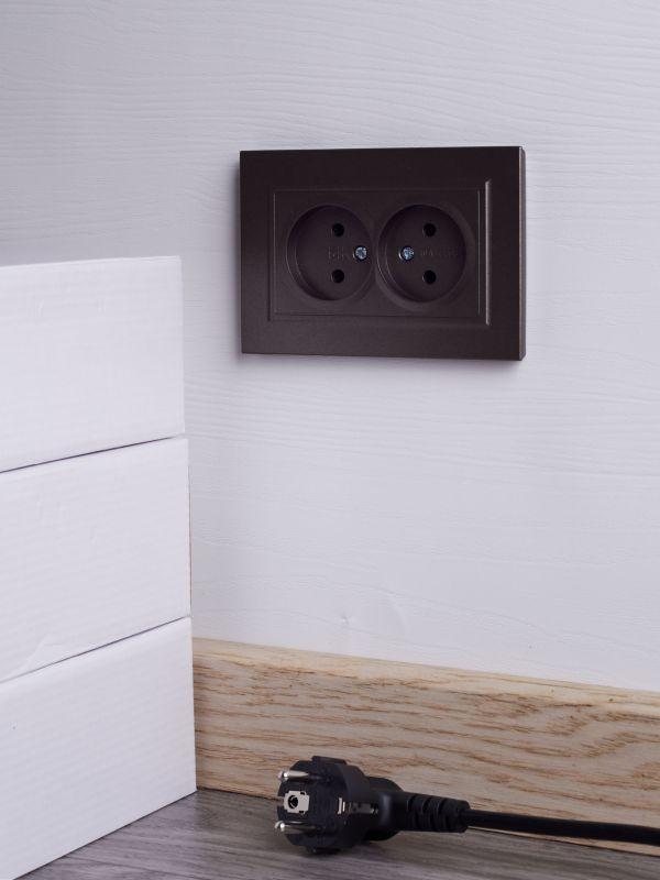  Розетка 2-м СП BRITE РС12-2-БрТБ 10А в сборе без заземл. без защ. шторок бр. IEK BR-R20-10-K45-F фото в каталоге от BTSprom.by