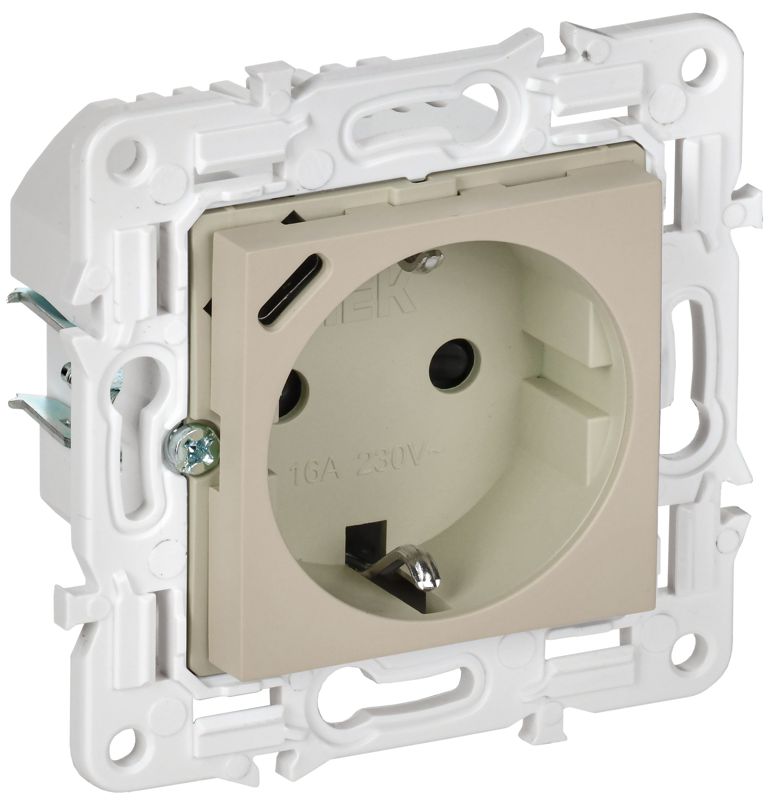 розетка skandy 18вт 16а с заземл. защ. шторки с usb c sk-r17b беж. iek sk-r14-16-u14-018-k10 от BTSprom.by