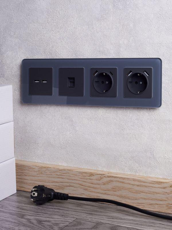  Рамка 4-м BRITE РУ-4-2-Бр стекло графит RE IEK BR-M42-G-41-K53 фото в каталоге от BTSprom.by