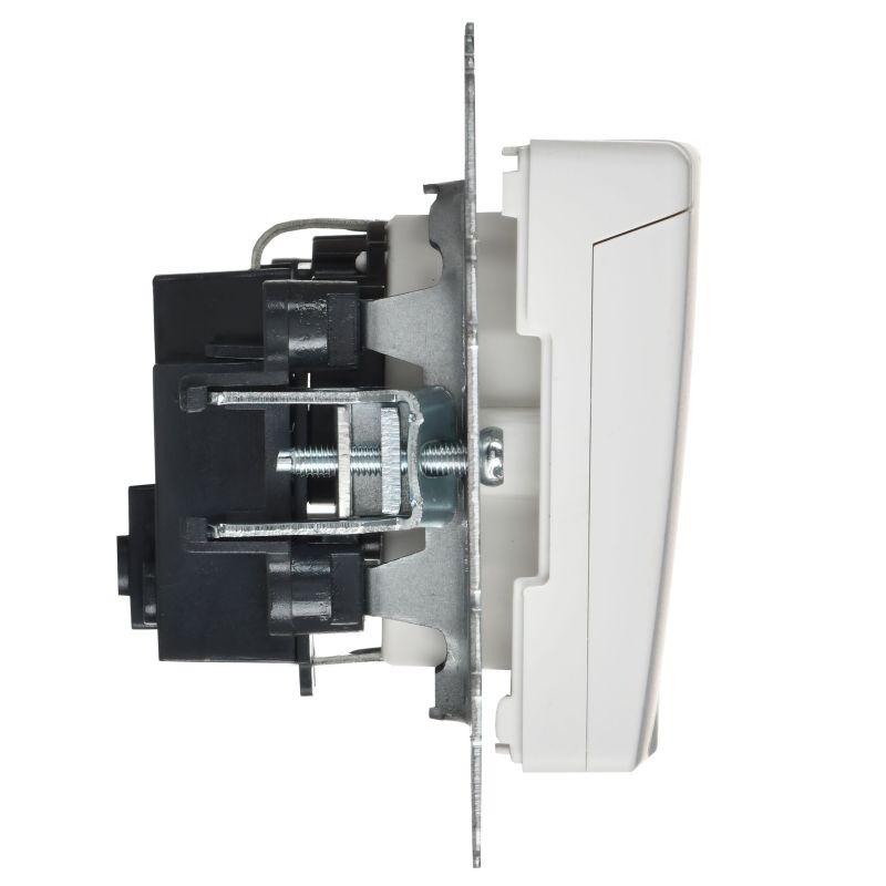  Розетка BRITE РСбш10-3-БрАБ 16А IP20 с заземл. защ. шторки с крышкой механизм арктич. бел. IEK BR-R16-16-K91 фото в каталоге от BTSprom.by